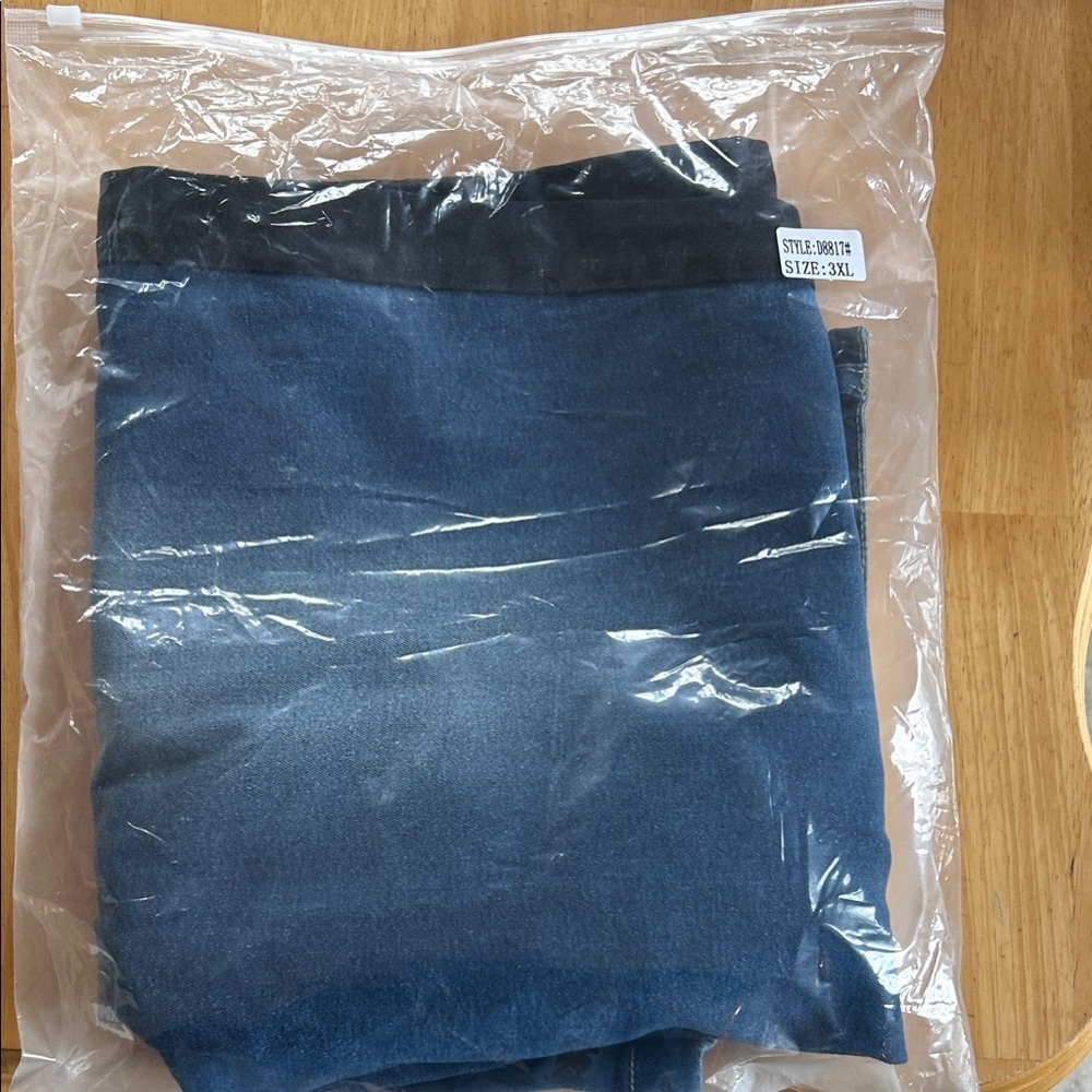 Huang's Women's High-Rise Wide Leg Jeans with Side Stripe - Picture 3 of 4